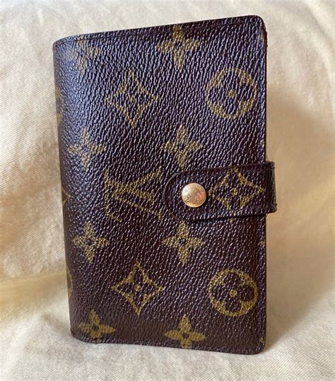 Louis Vuitton Monogram Kisslock Bifold Wallet 